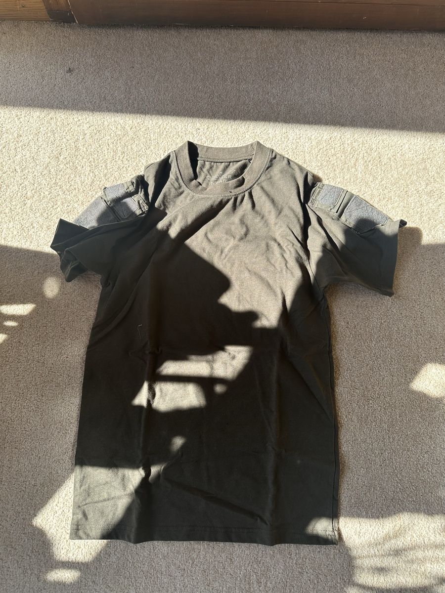 T-Shirts: Combatshirt – Gebraucht aus Oberbuchsiten von ala_x68w