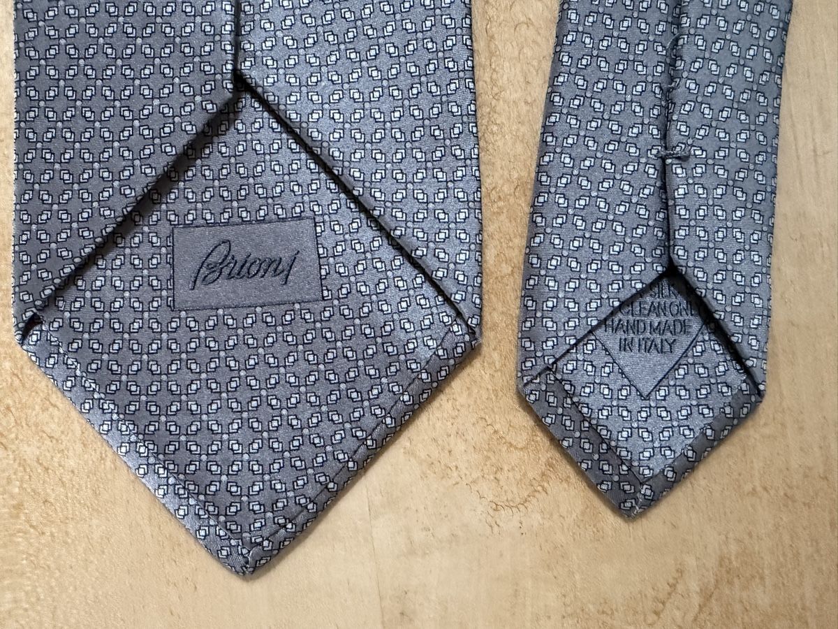 Brioni Cravatte: Brioni Krawatte, Silber Muster, Seide – Usato da Bern venduto da Second-Hand-Pirat 3