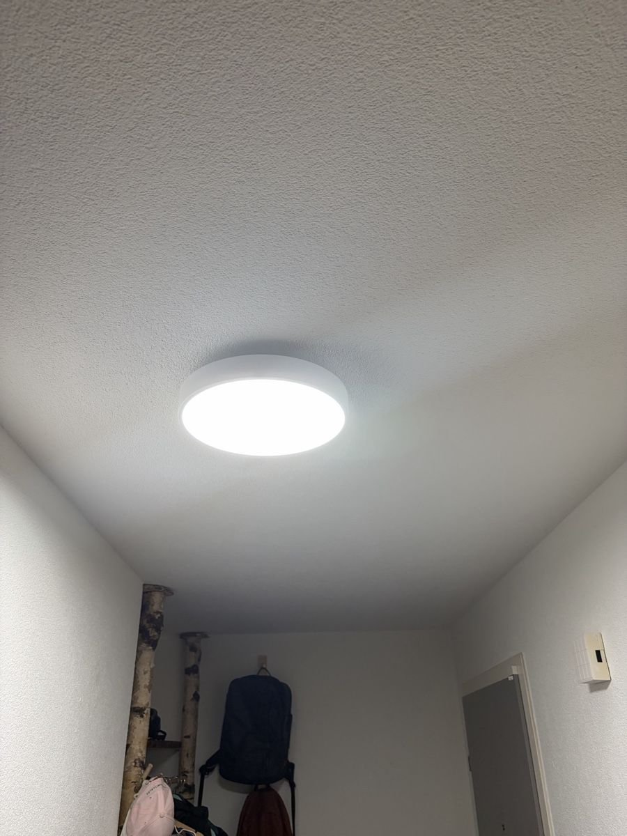 Kronleuchter & Deckenlampen: Round Ceiling Light Fixture White Modern LED – Gebraucht aus Zürich von ram_qfk9