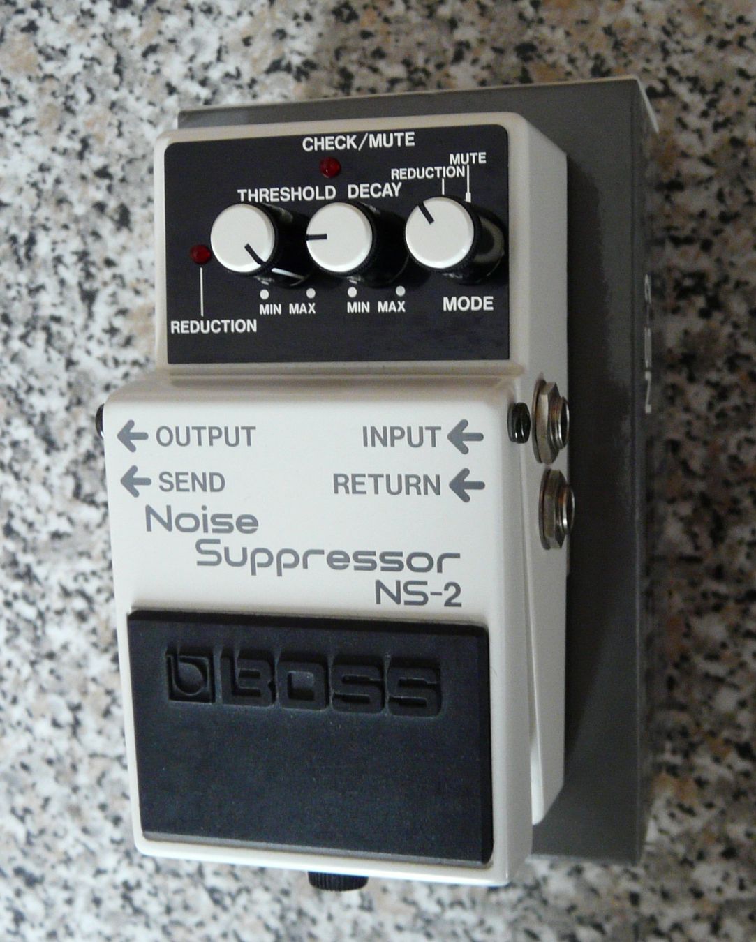 Boss Strumenti musicali: Boss NS-2/Boss FS-7 plus diverse Patch Cables – Usato da Reinach AG venduto da cosmiceddie