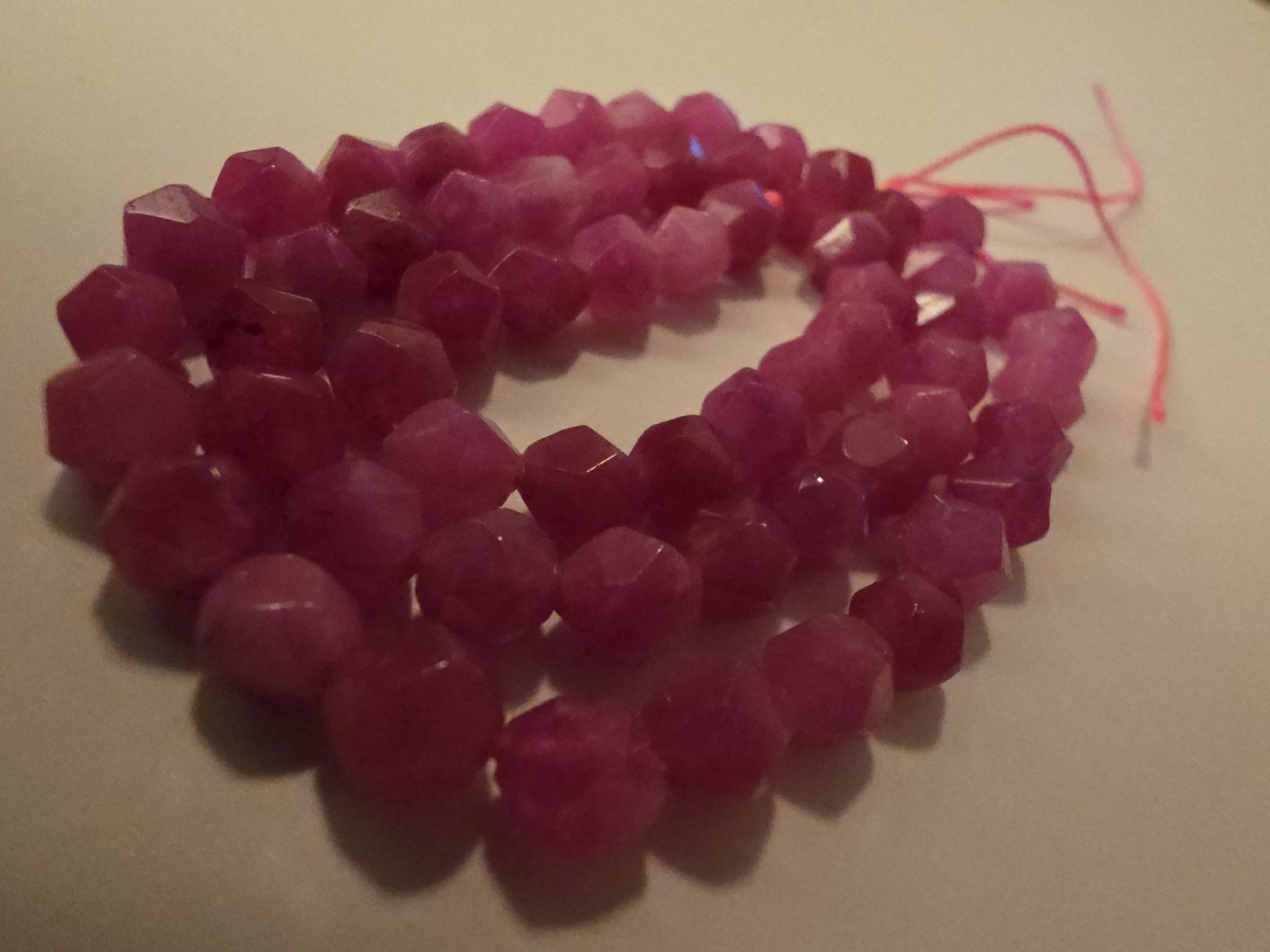 Minerali & Pietre curative: Turmalin rosa facettiert 6mm. Strang – Nuovo e nell'imballaggio originale da Menziken venduto da Mirager