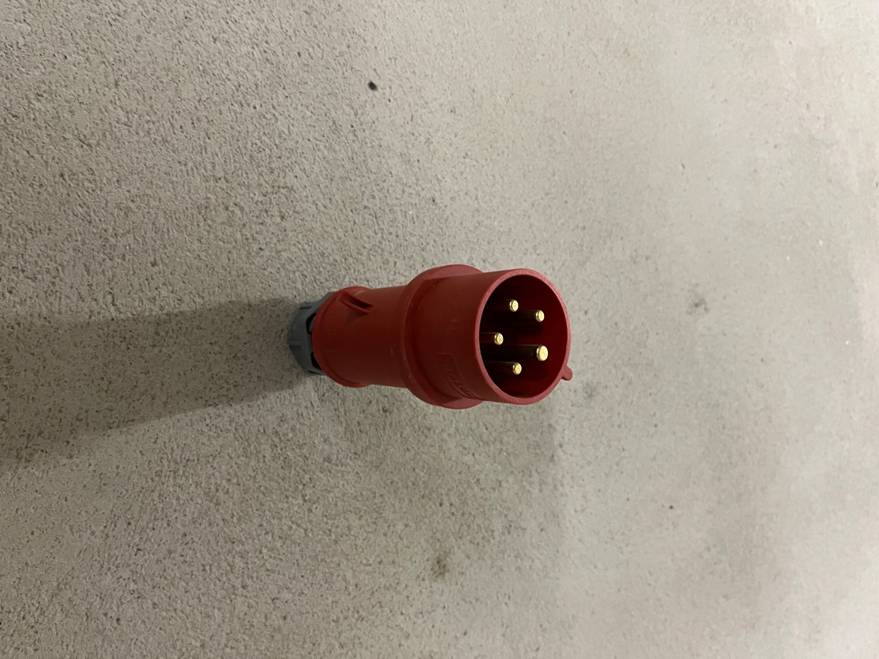 Mennekes Spine: Stecker IP44 – Usato da Winterberg ZH venduto da Hopsli 1