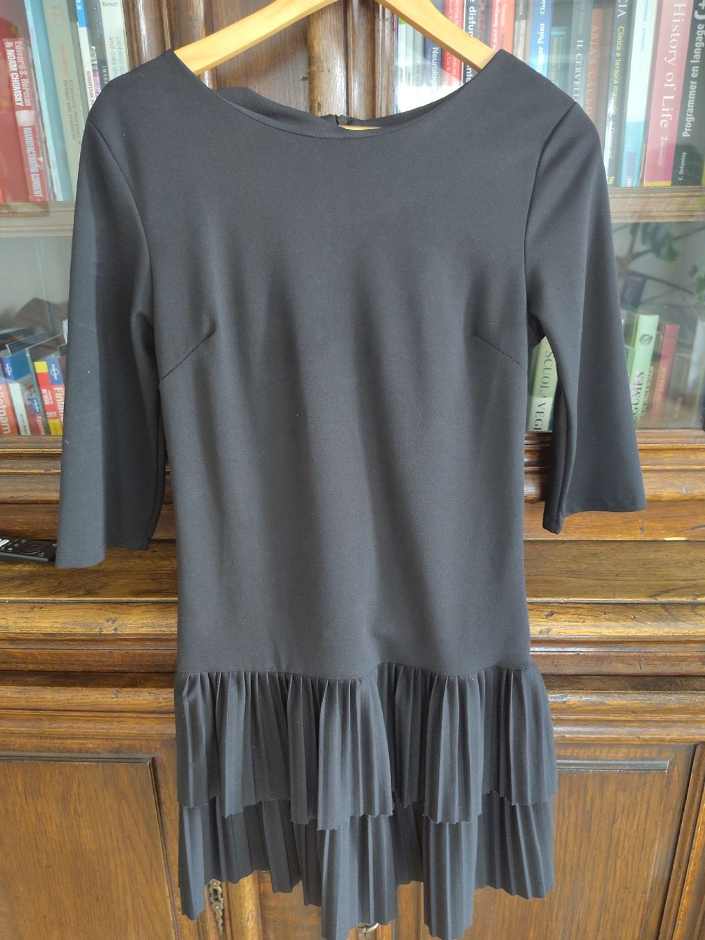 Vestiti & Gonne: Mini abito nero con volant. Elegante per le feste! – Usato da Zürich venduto da Saf12