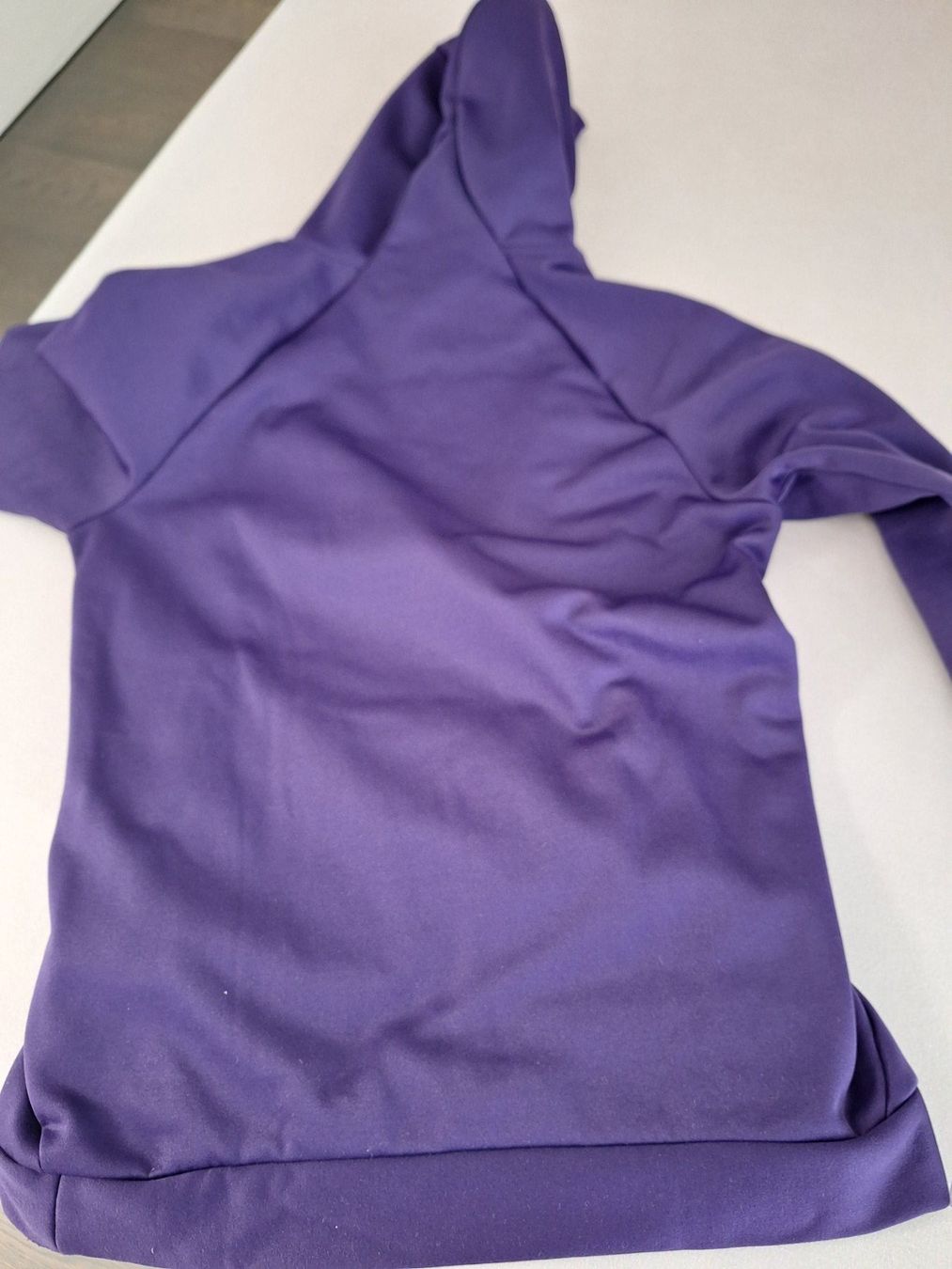 Adidas Maglioni & Felpe: Lässiger Hoodie von Adidas – Nuovo (secondo la descrizione) da Cham venduto da Fiftyfive 1