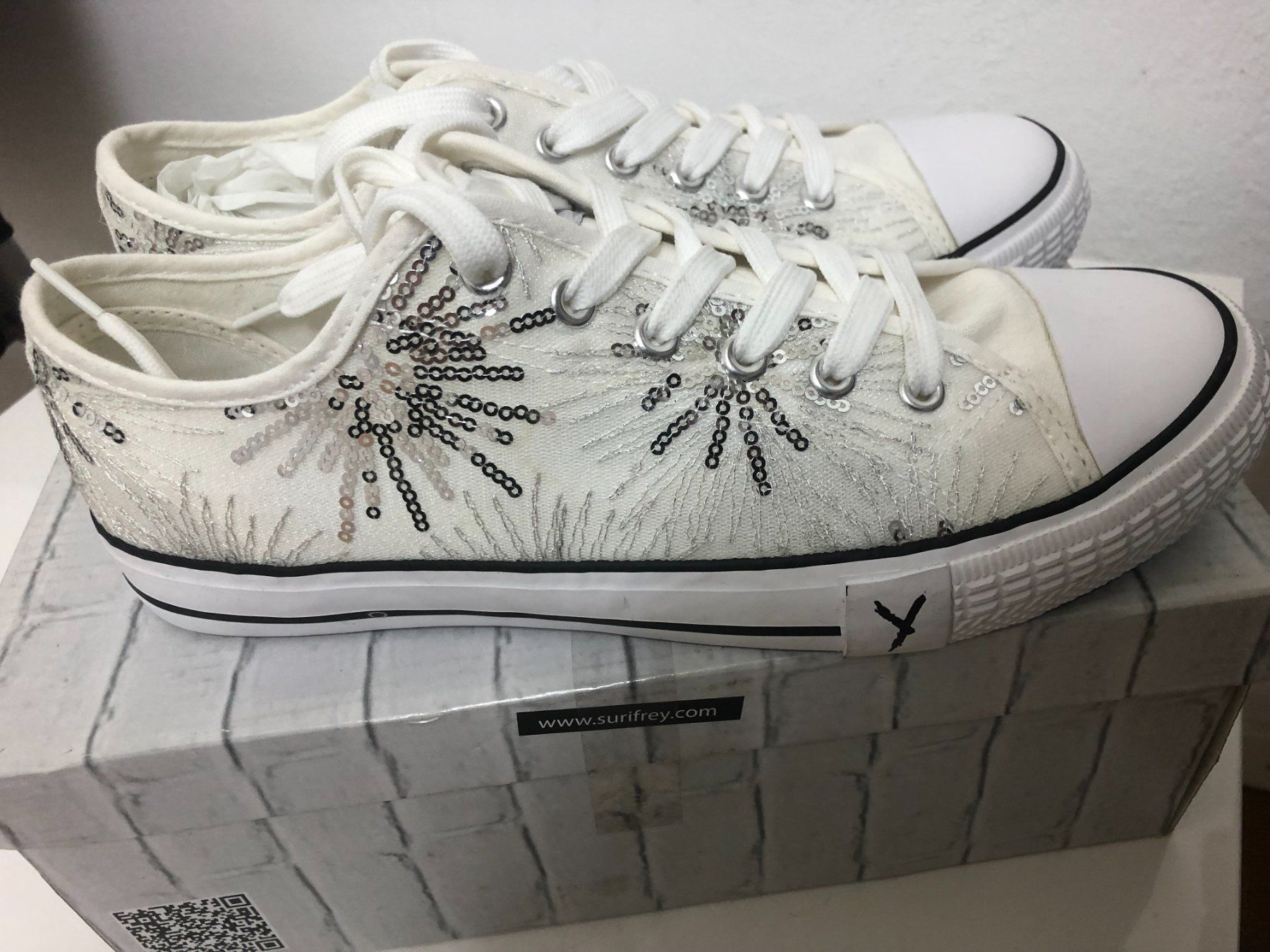 Scarpe da donna: Neue Sneakers von Suri Frey – Usato da Gränichen venduto da lizama