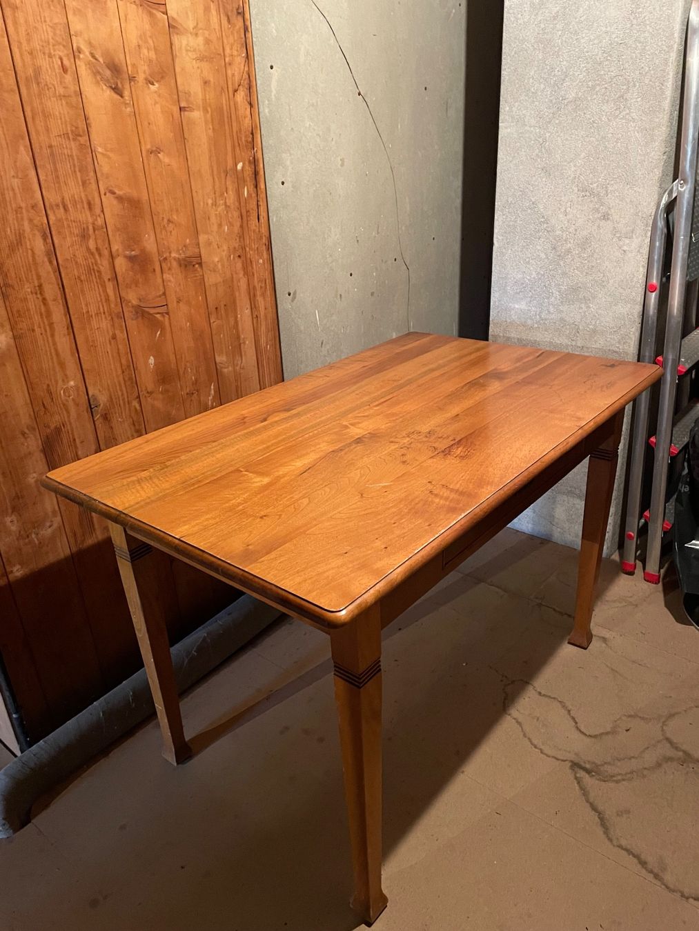 Tavoli: Antiker Tisch mit Tischplatte aus Nussbaum – Usato da Thalwil venduto da Chris0123 2