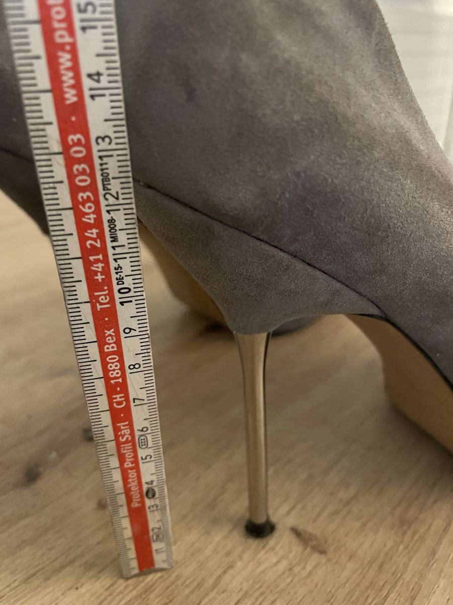 Scarpe da donna: Décolleté scamosciate grigie – Usato da Dietwil venduto da pao_q5hy 2