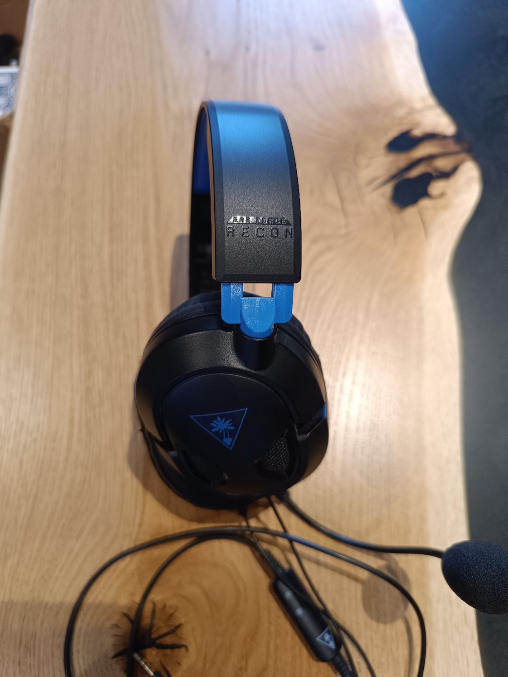 Sony Consoles: PS4 inkl. Controller, Spiele und Headset – D'occasion à Ottikon par PiloniFive 8