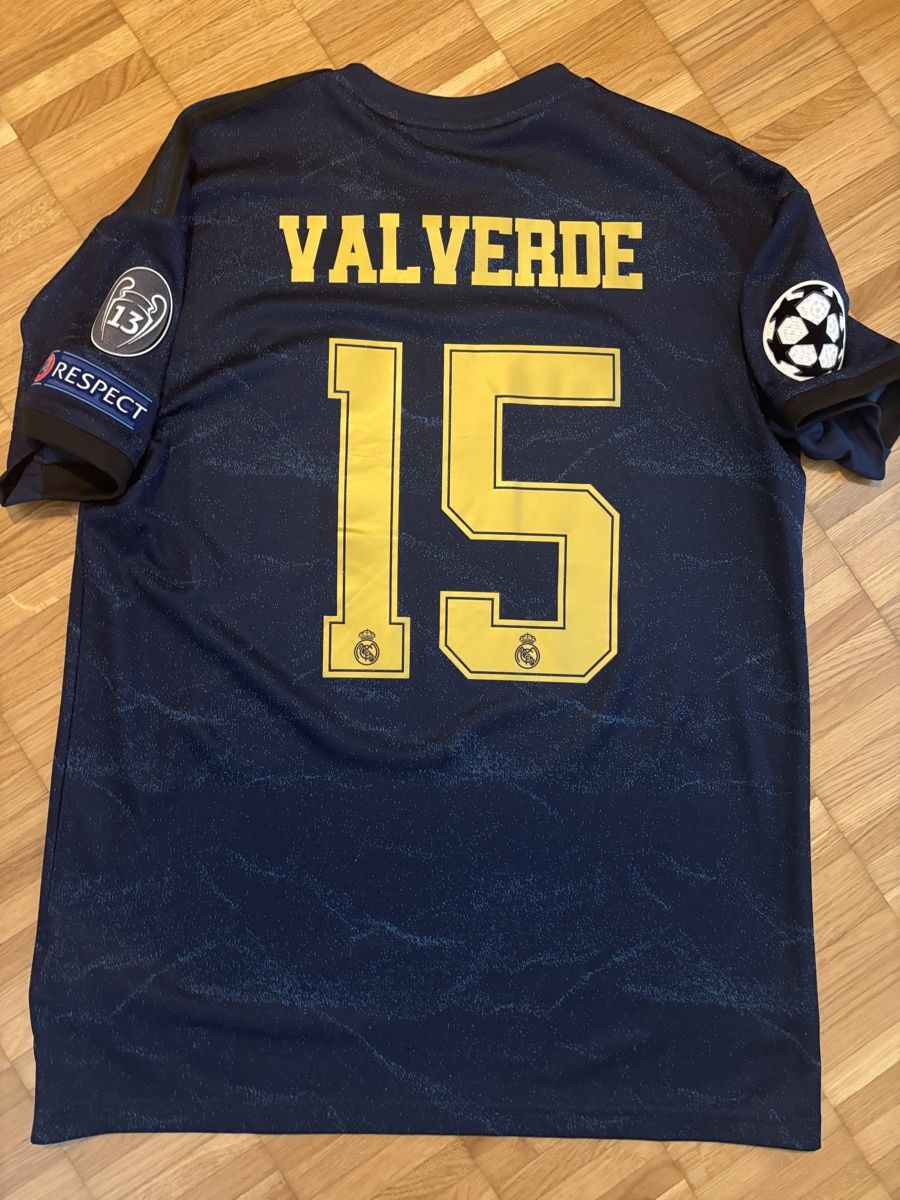 Adidas Canottiere & Pantaloni: Real Madrid Trikot Valverde – Usato da Zürich venduto da ChampShirts