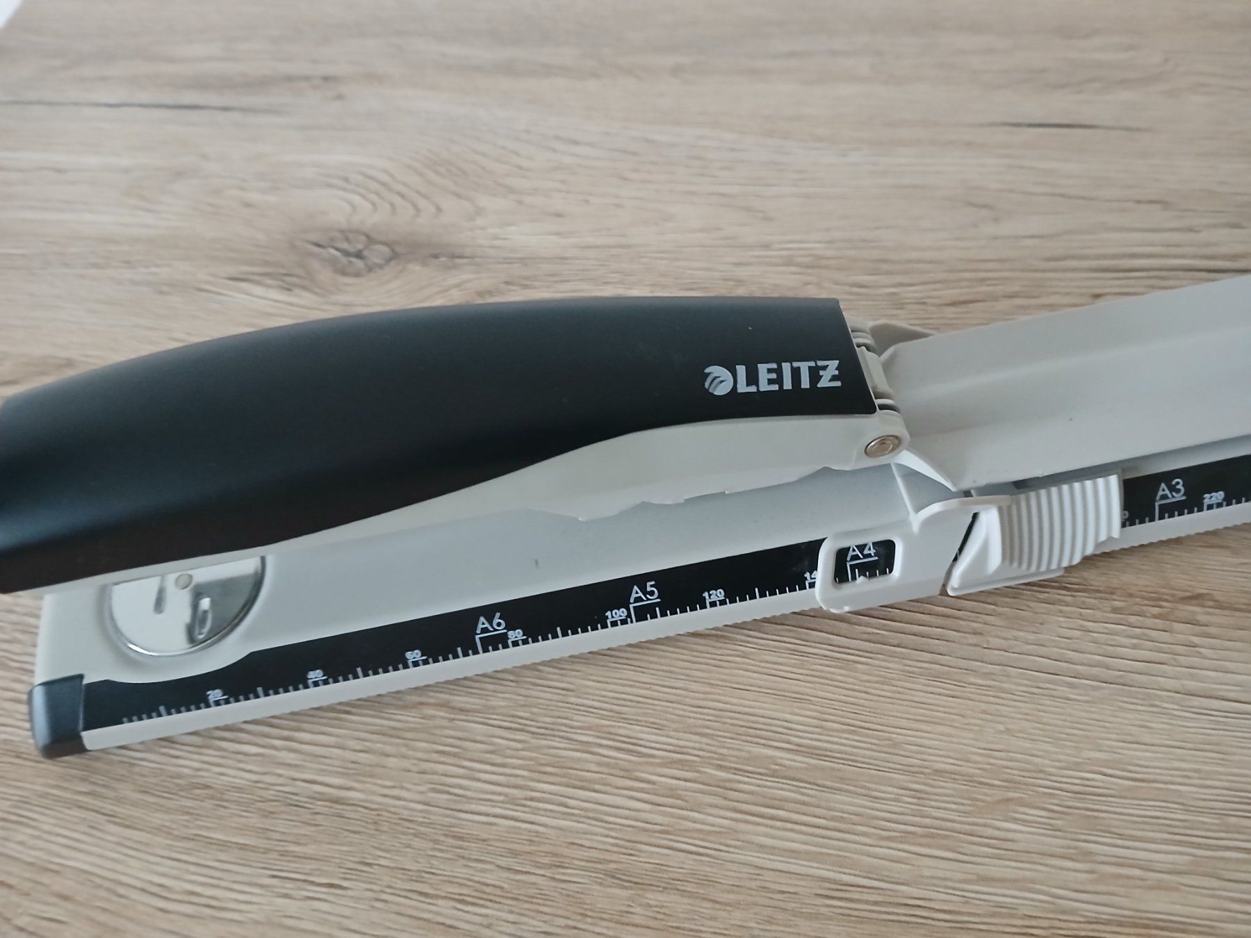 Leitz Machines à relier: Leitz Tischhefter – D'occasion à Safenwil par SilverDesign 1