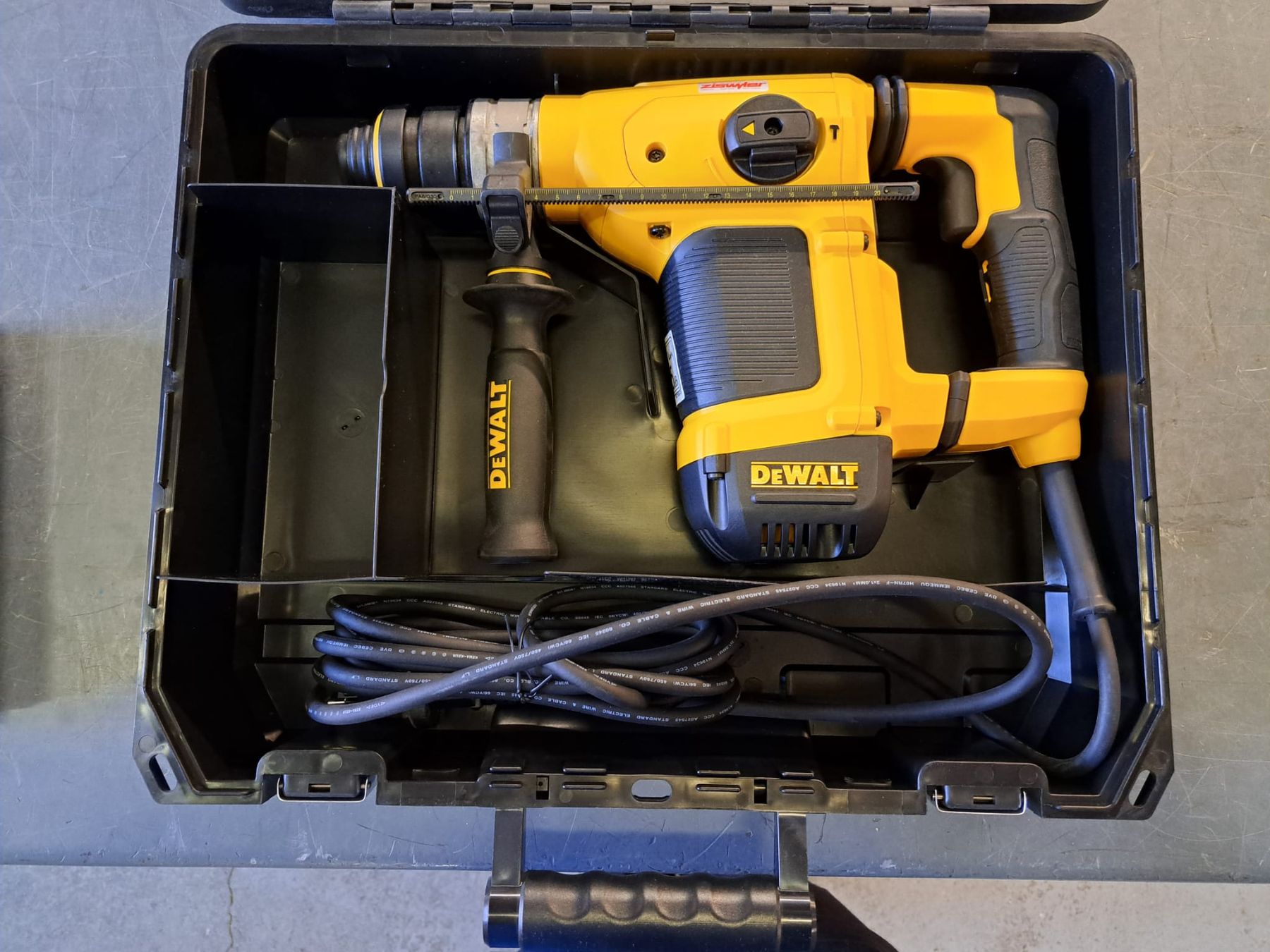 Dewalt Trapani: DeWalt D25430K Spitzhammer - SDS plus, Unbenutzt – Nuovo e nell'imballaggio originale da Ebikon venduto da inf_9pqv 1