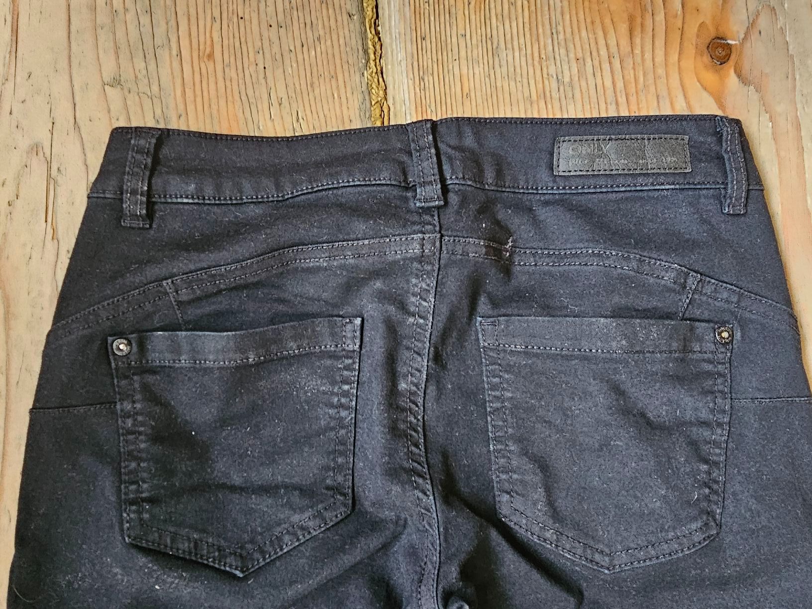 Only Jeans: Only Jeans schwarz Grösse 36, Länge 34 – Usato da Wald ZH venduto da Grappe 3