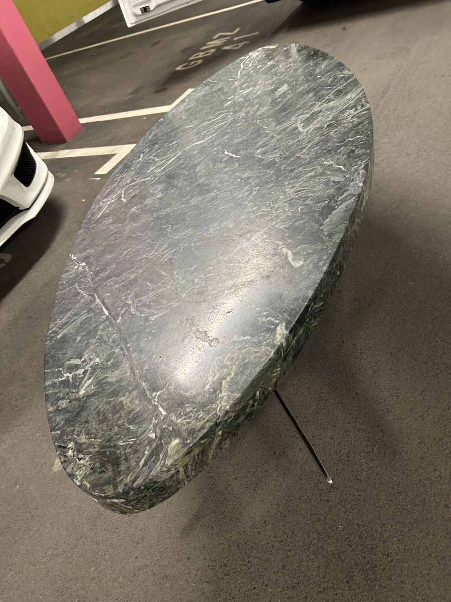 Tavoli: Table basse ovale en marbre véritable - Élégante ! – Usato da Thierrens venduto da Bigla