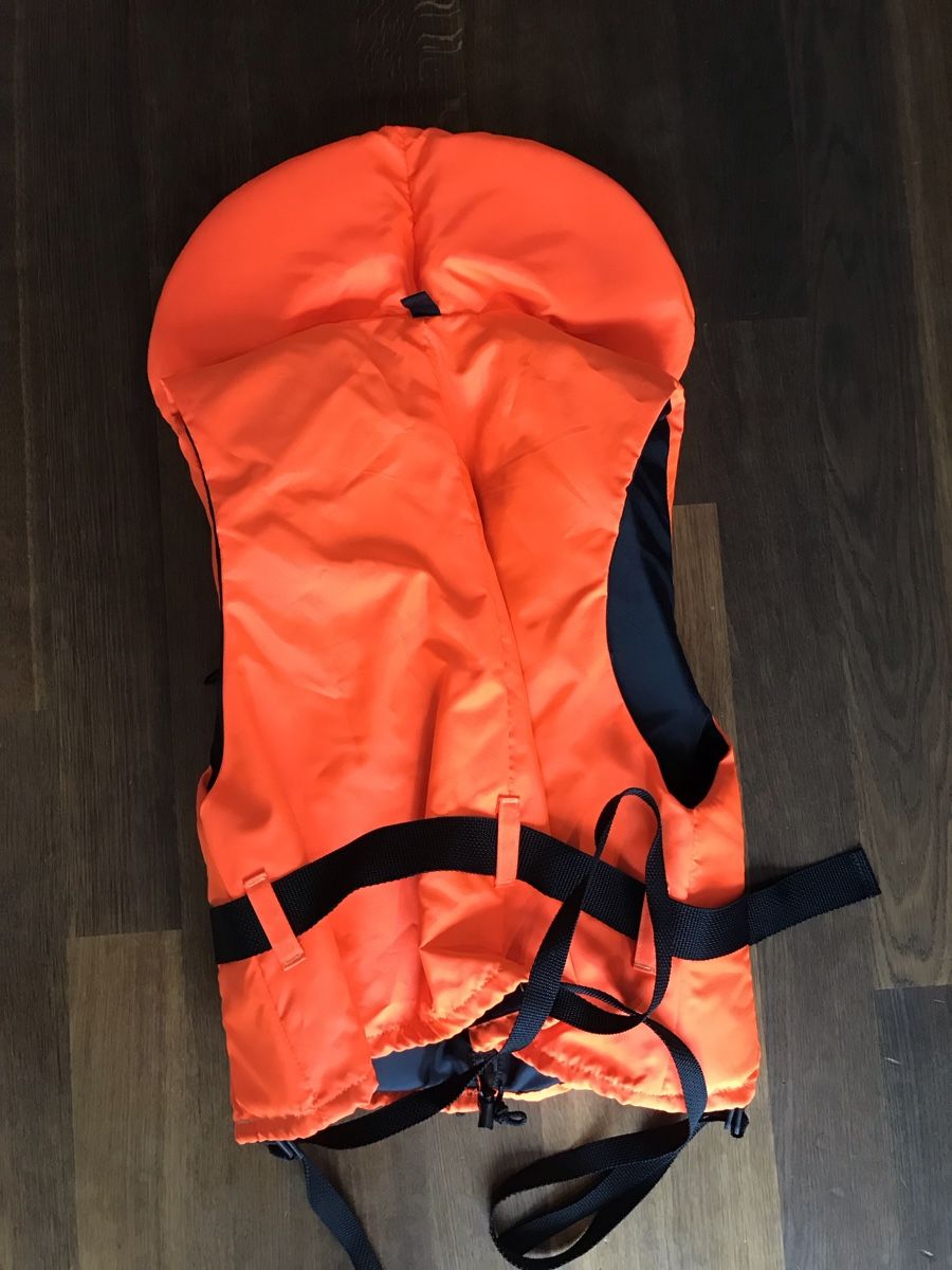 Giubbotti di salvataggio: Orange Rettungsweste, Schwimmweste, Grösse M – Usato da Rekingen AG venduto da Coconuts 1