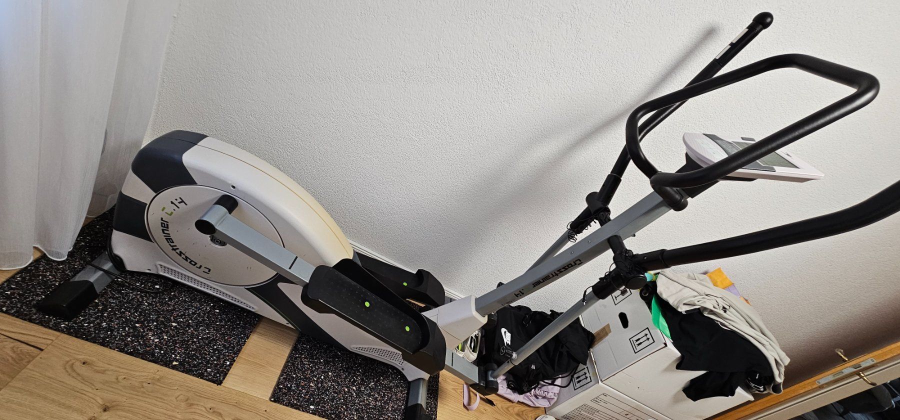 Hometrainer: Crosstrainer (riesig ) – Usato da Biberist venduto da Banexx 1