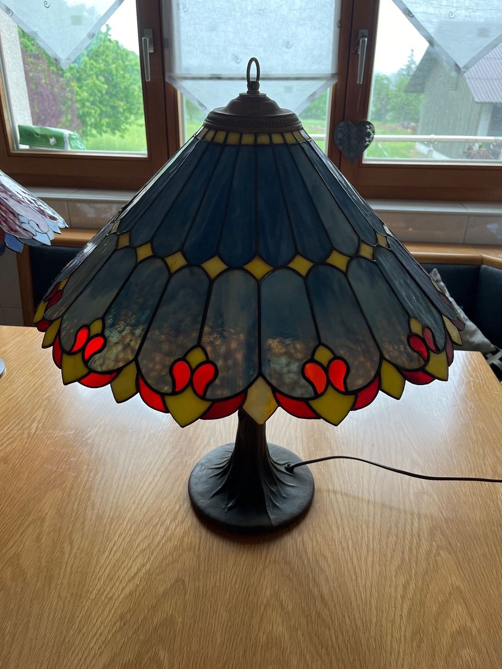 Lampade: Schöne Bleiverglaste Tischlampe – Usato da St.Pantaleon venduto da loewin71