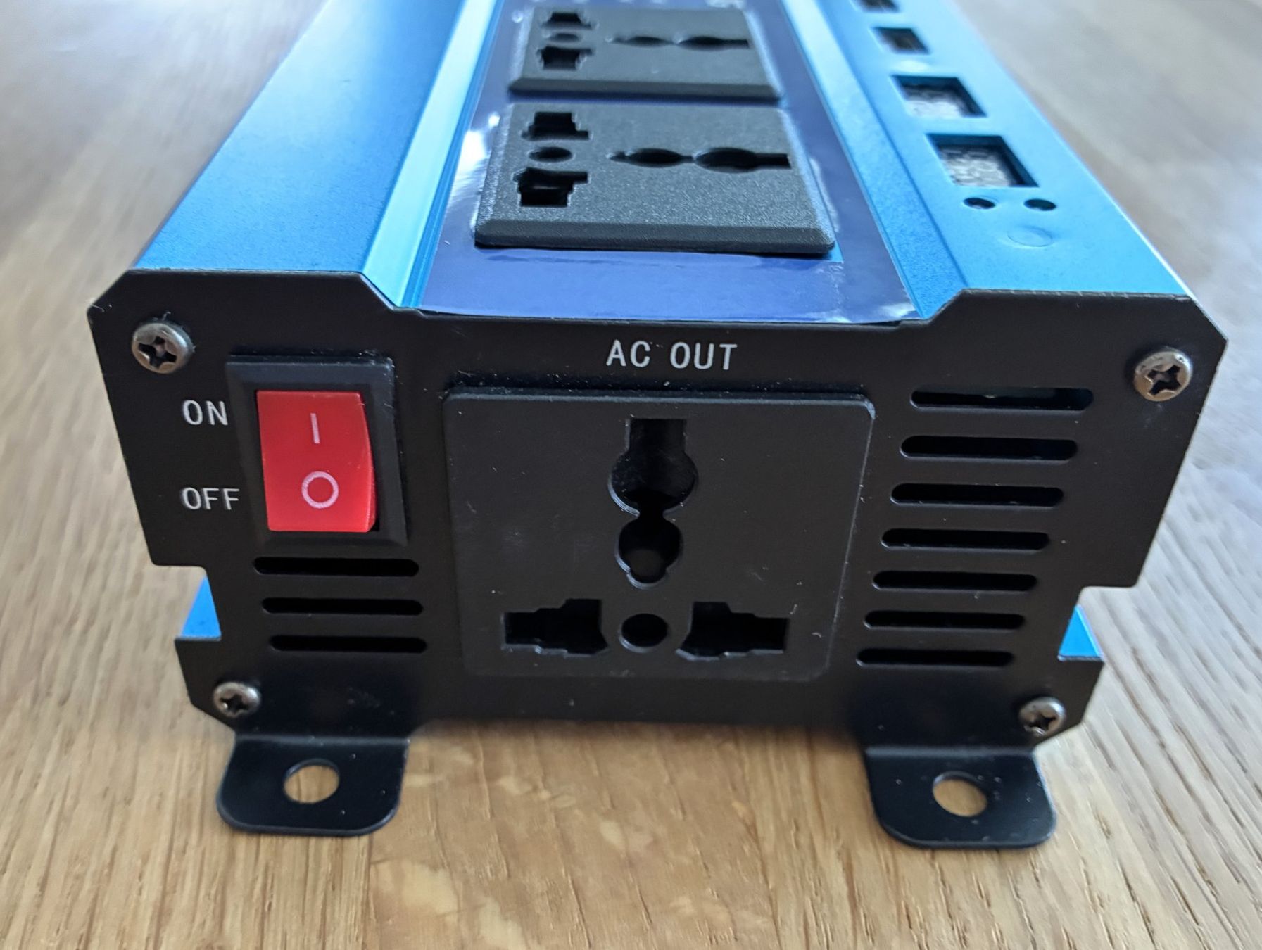 Inverter: Power Inverter 4000W 12V neu – Nuovo e nell'imballaggio originale da Allschwil venduto da fgvsandweg 2