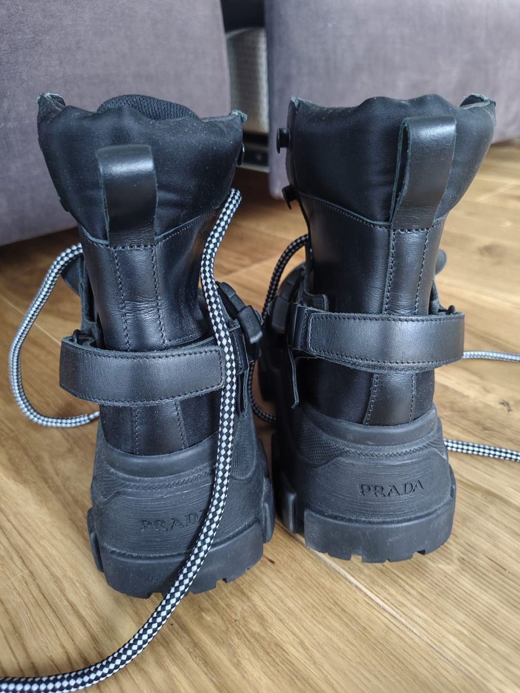 Prada Damenschuhe: Prada Stiefel schwarz mit Schnallen – Neu (gemäss Beschreibung) aus Kehrsatz von mishelbel 2
