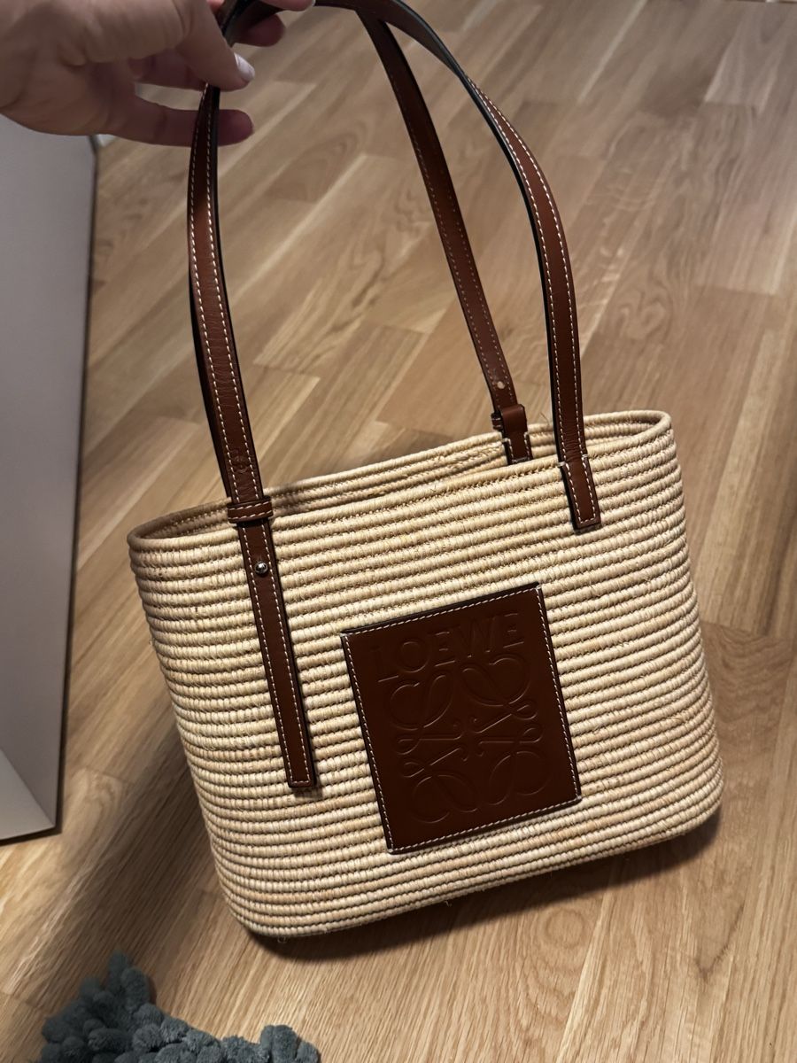 Loewe Sacs femmes: Loewe Anagram Tote – Neuf (Voir description) à Kriens par agnes.balogh 1