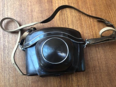 Zeiss Ikon Kamera Ledertasche mit Tragegurt, braun