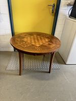 Antiker Tisch mit Schachbrettmuster, Holz, Vintage Deko!