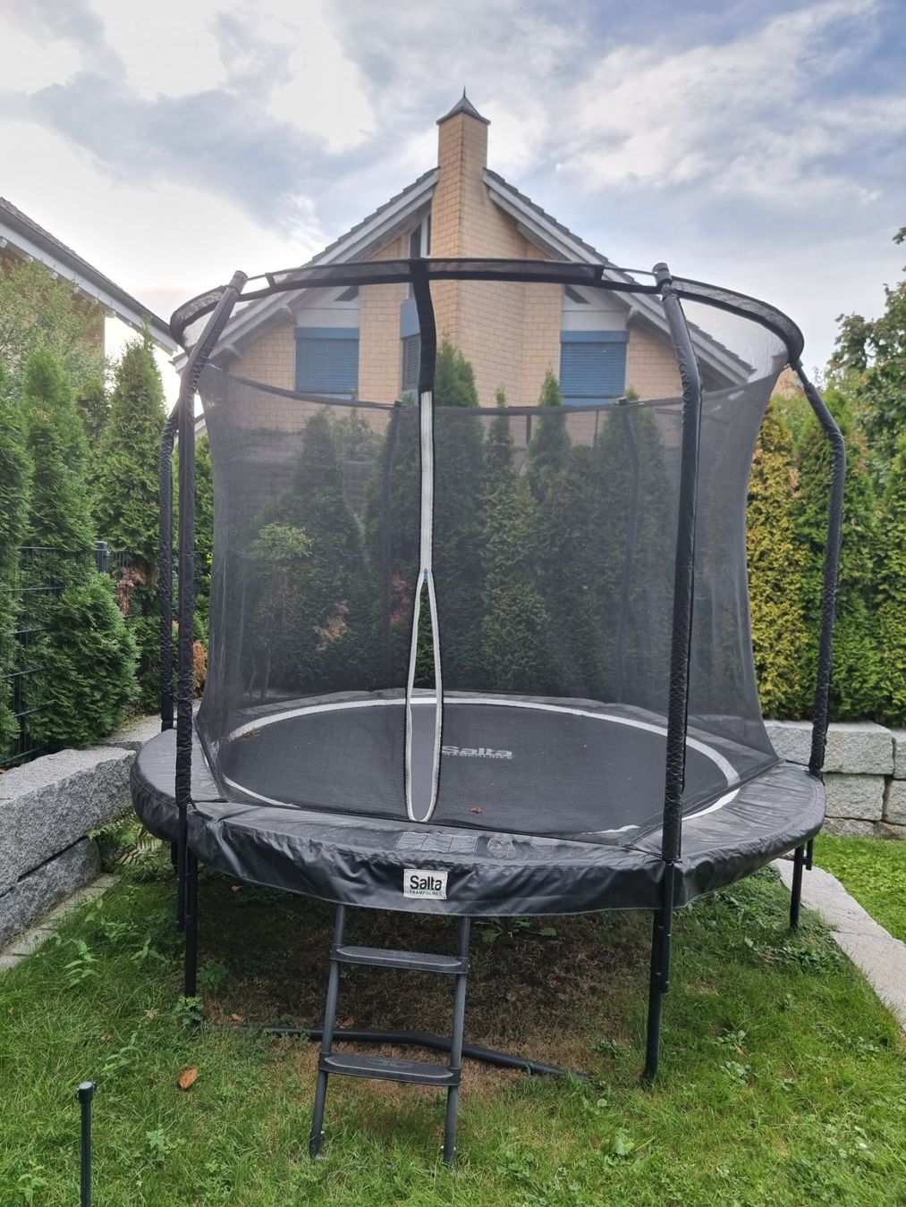 Salta Trampoline: Salta Premium Black Edition 305cm – Gebraucht aus Villigen von ang_p8vk