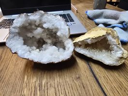 Geode Hälften mit Kristallen 2 Stk. (Q)