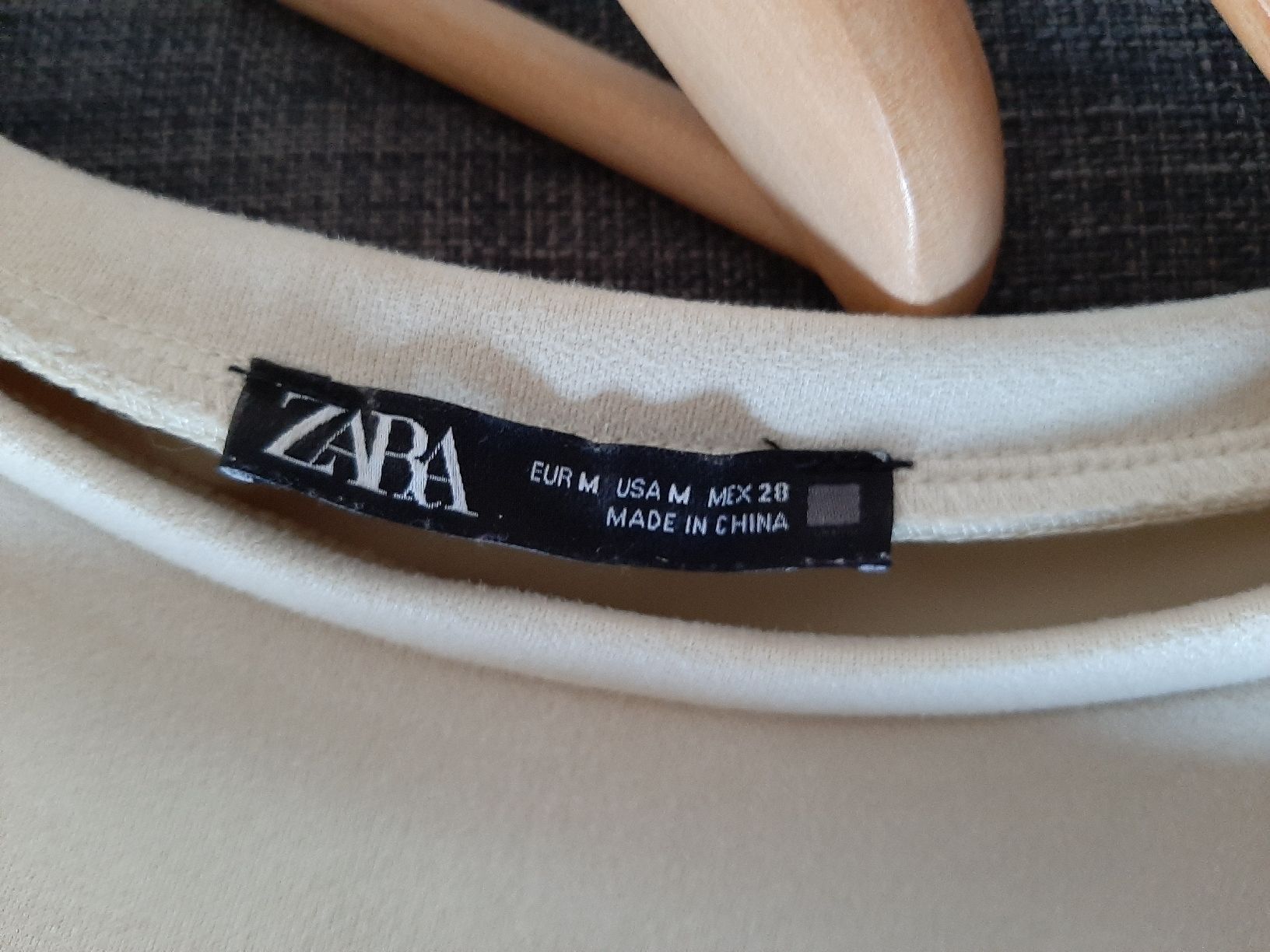 Zara Kleider: Robe Zara beige M effet daim et cuir – Gebraucht aus Lausanne von Cognitia 2