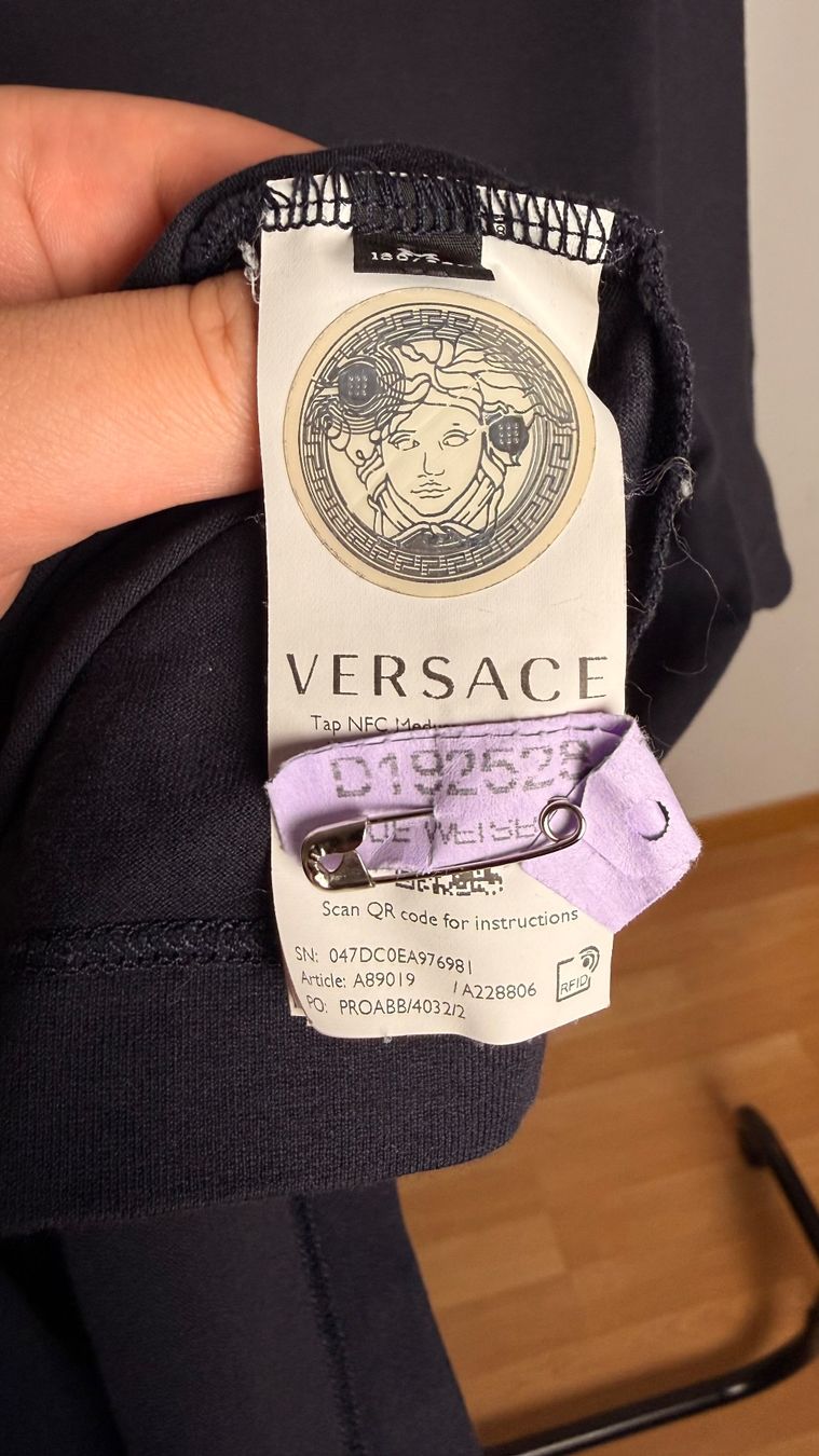 T-shirt: Versace T-Shirt – Nuovo (secondo la descrizione) da Burgdorf venduto da ime_f9f6 2