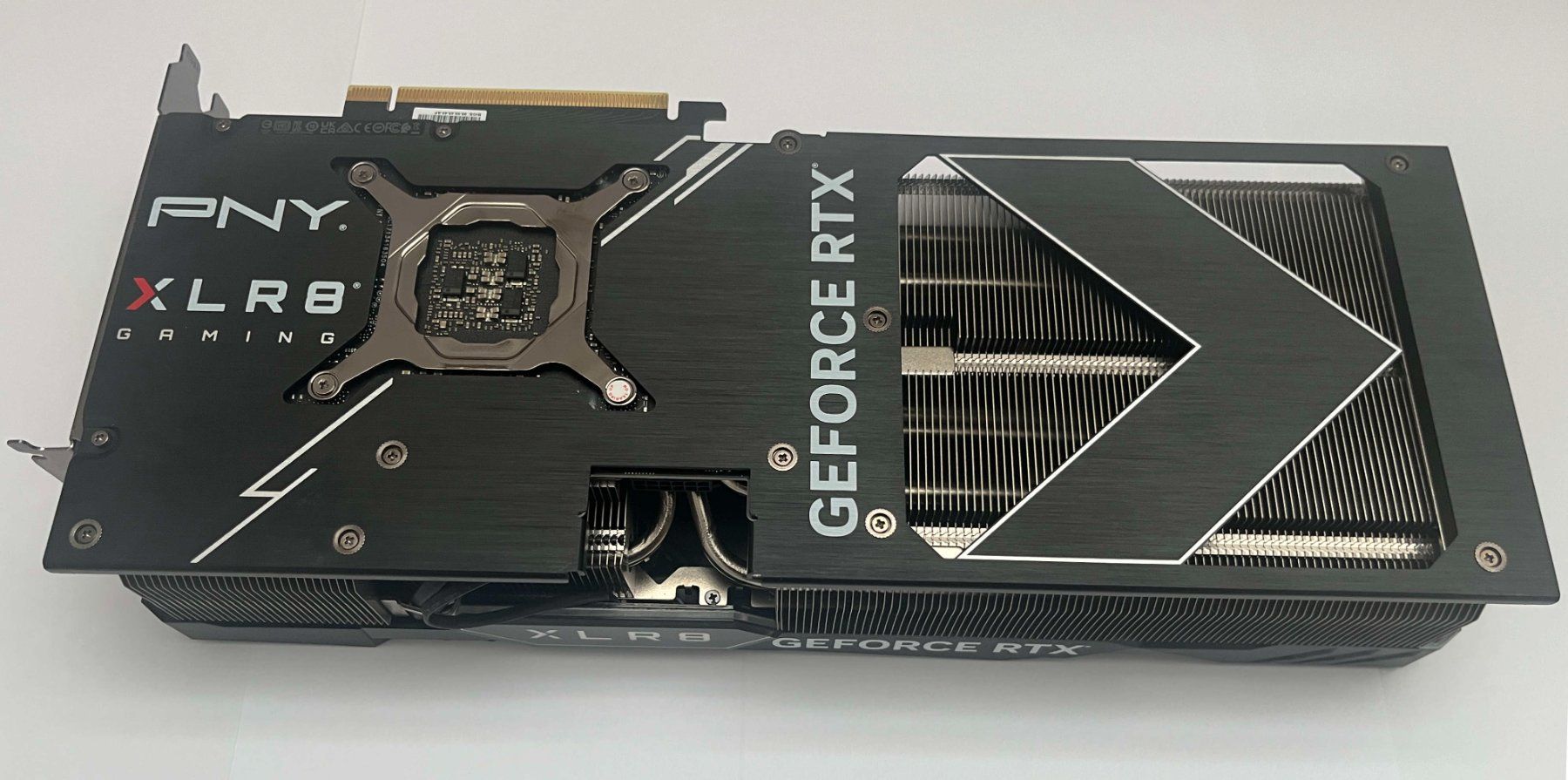 Schede grafiche: PNY GeForce RTX 4070 Ti SUPER XLR8 – Usato da Luzern venduto da offer_and_buy 3
