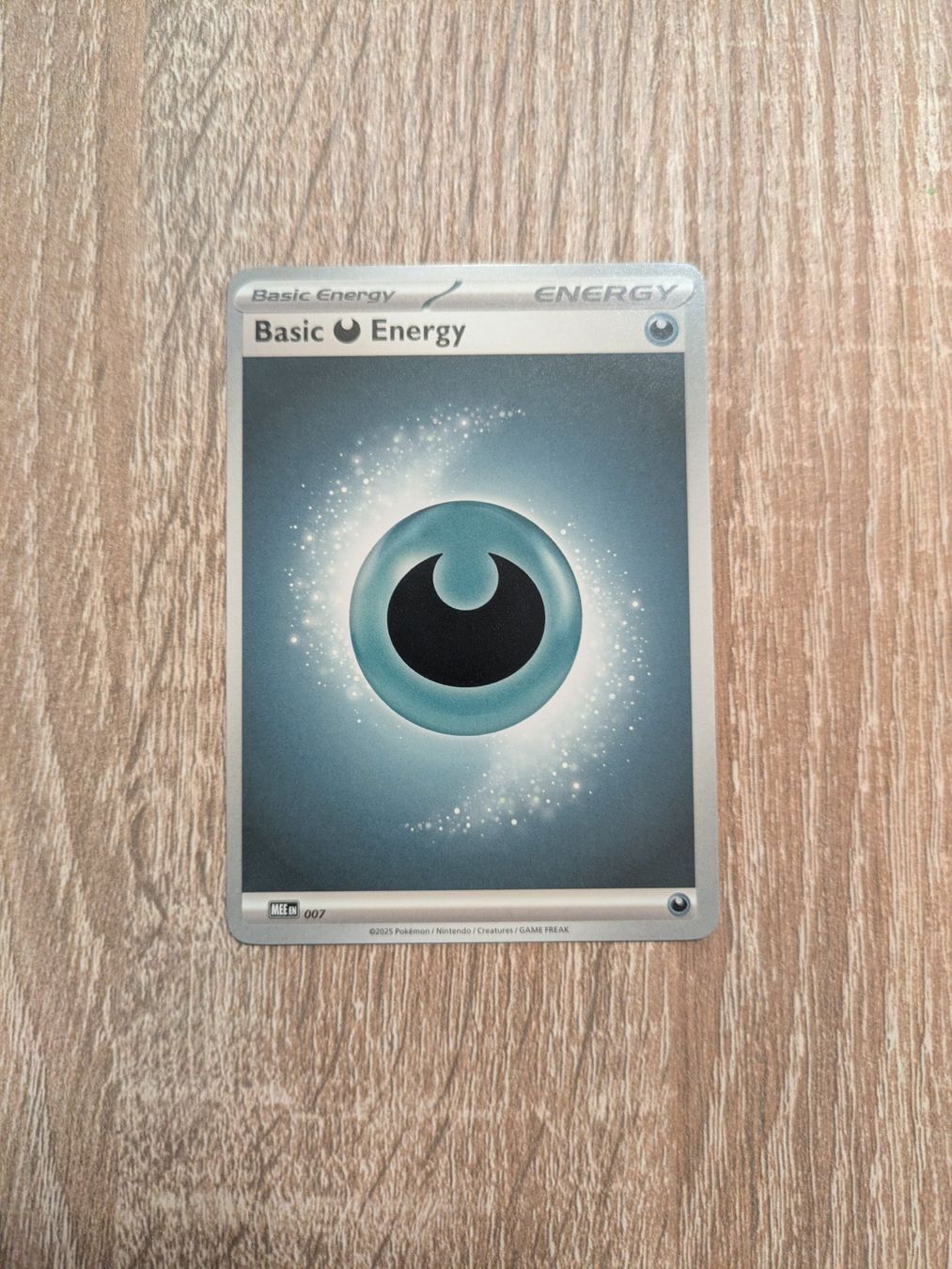 Pokémon Carte collezionabili: DARKNESS ENERGY, MEGA EVOLUTION ENERGIES 7, 2025, ENG, NM/MT – Usato da Losone venduto da AlpineLayer