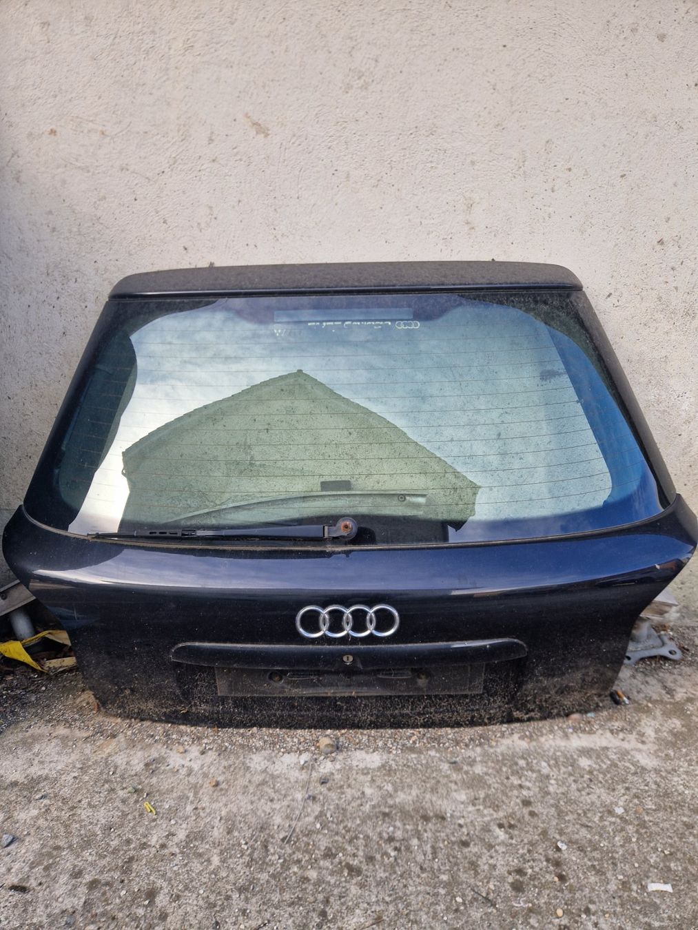 Audi Tutti pezzi di ricambio auto: Heckklappe Audi A3 8l – Usato da Bazenheid venduto da Roger-R8