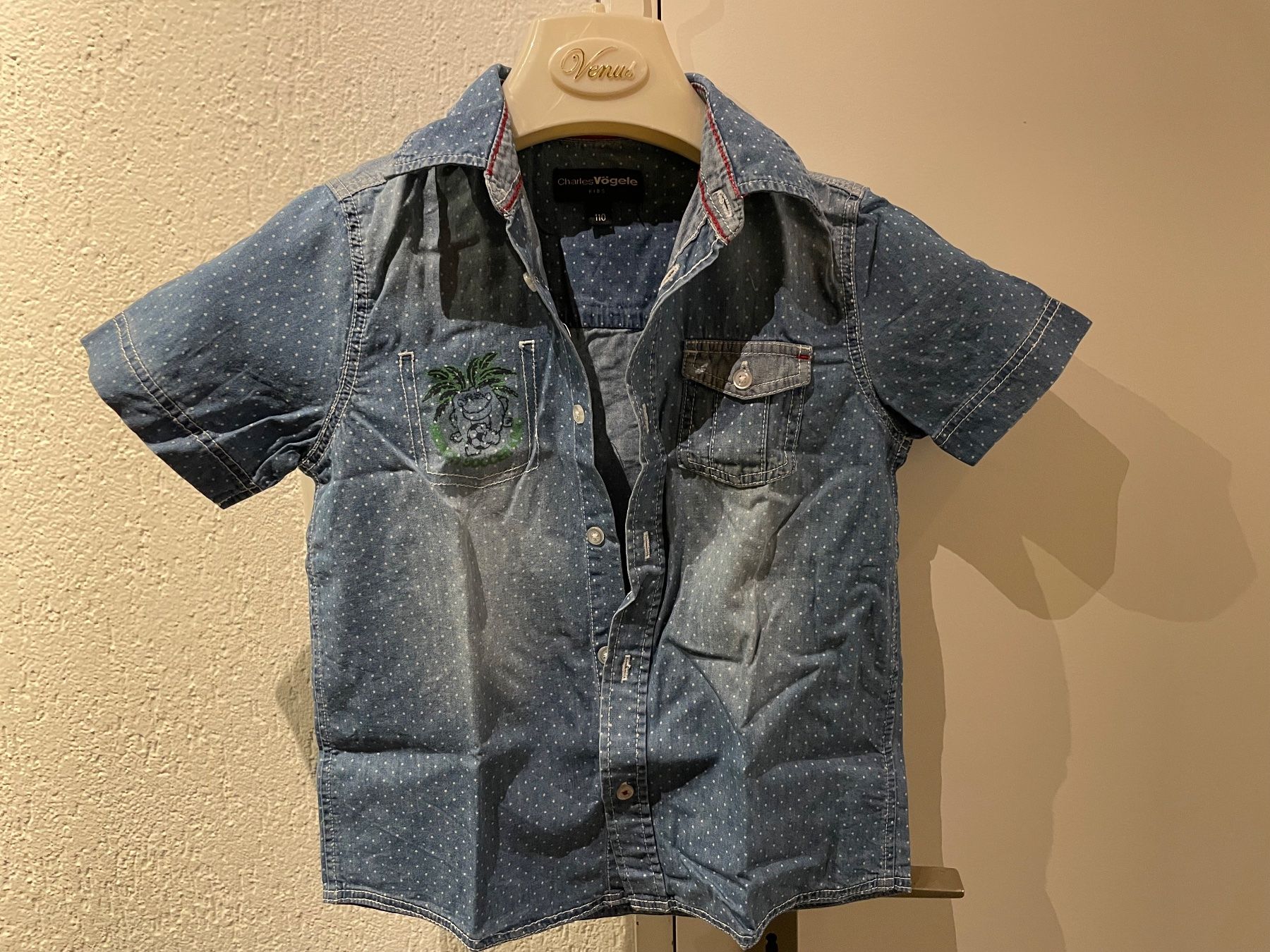 Hemden, T-Shirts & Polos: Kurzarm-Hemd von Charles Vögele Grösse 116 – Gebraucht aus Pfäffikon ZH von rue78