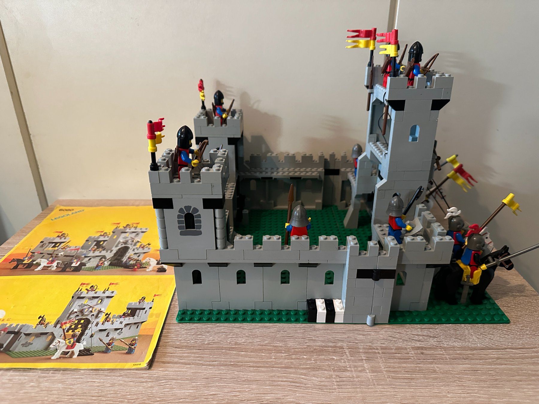 Lego Kit di costruzioni: LEGO Ritter 6080 King's Castle – Usato da Basel venduto da Don-Angel 5