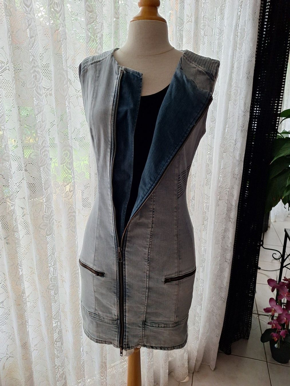Guess Vestiti: Robe Guess Los Angeles M – Nuovo (secondo la descrizione) da St-Triphon venduto da Jldr0 2