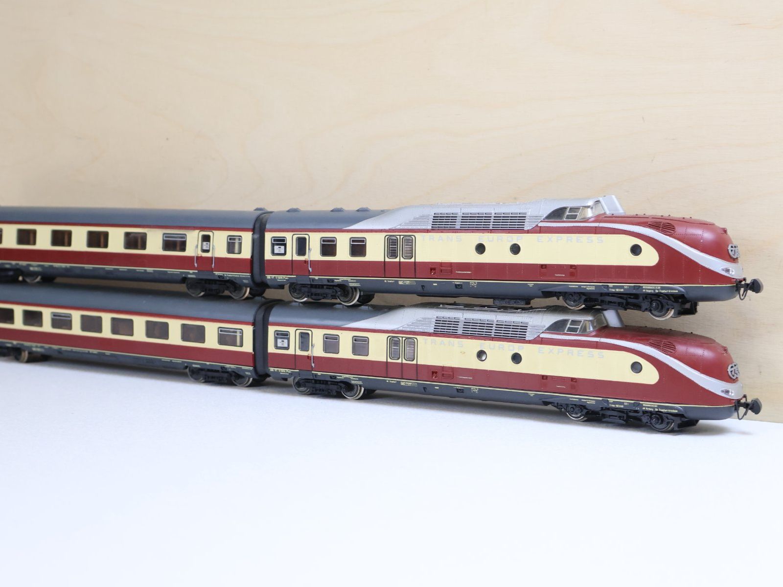 Roco Modellini di ferrovie: ROCO TEE Triebwagenzug H0 DC - 4 -Teilig – Usato da Winterthur venduto da Monstera