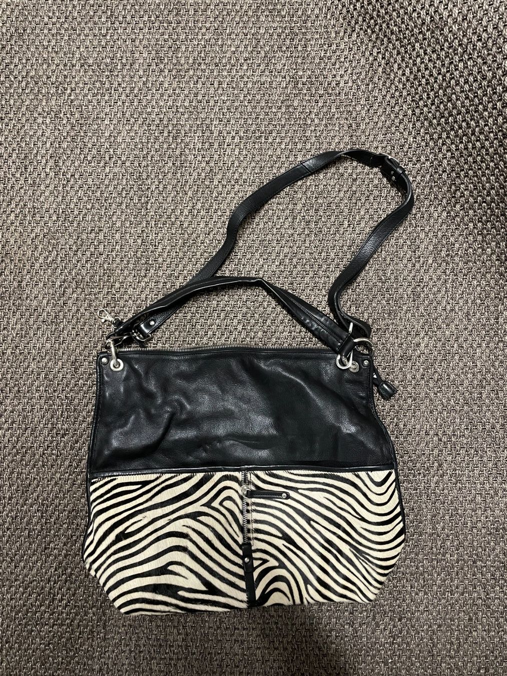 Borse da donna: Handtasche schwarz mit Zebra Muster – Nuovo (secondo la descrizione) da Wädenswil venduto da TristanBrandle
