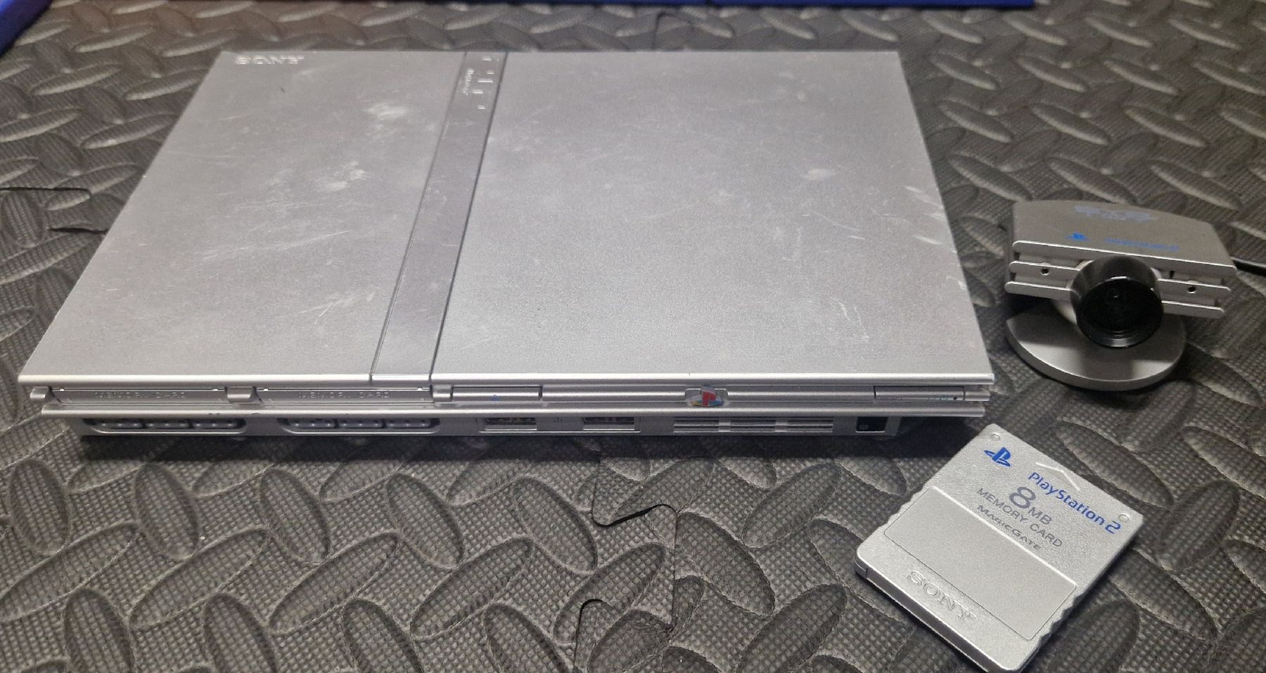 Sony Console: Console Sony PlayStation 2 Silver + jeux – Usato da Villars-sur-Glâne venduto da MrLobTec 1