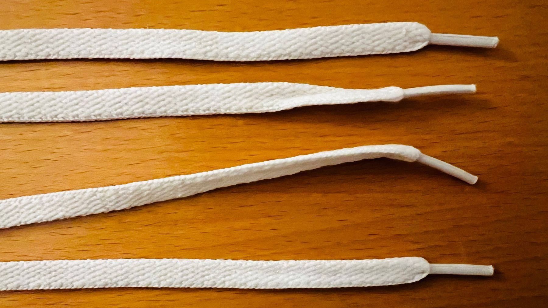 Altro in  Abbigliamento & Accessori: Schnürsenkel weiss – Usato da Endingen venduto da chocosweet 3