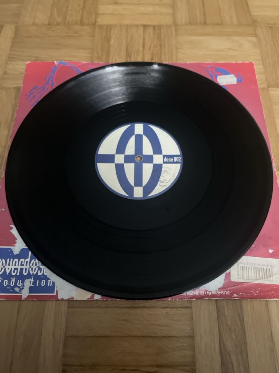 Dischi in vinile: Cosmic Strip Hard Trance Vinyl – Usato da Wangen b. Olten venduto da break72 3