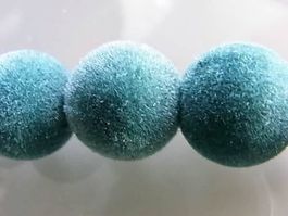 5 Perlen Samt grün      13 mm
