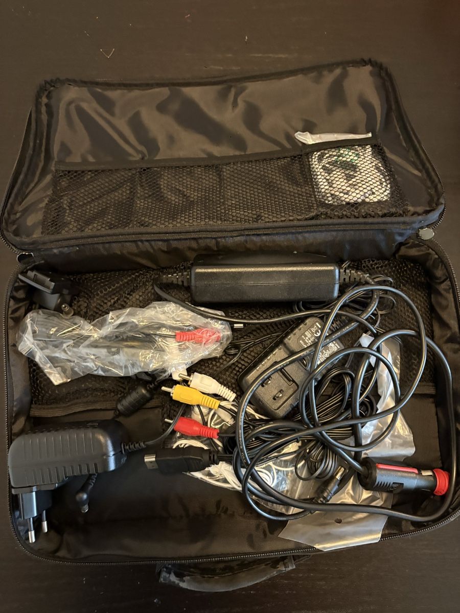 Lettore multimediale portatile: Nextbase DVD portatile doppio schermo – Usato da Bellinzona venduto da Anonymouz22 3
