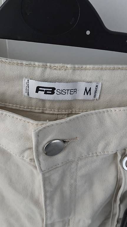Pantaloni: Cargohose mit Seitentaschen, M/38 – Usato da Bern venduto da nigq 1