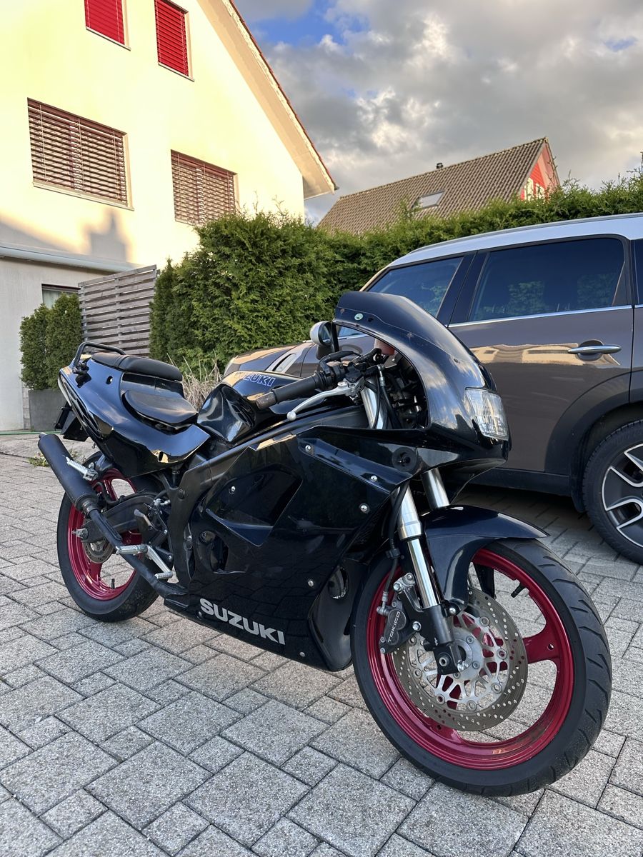 Suzuki Strada: Suzuki RG 125F 2takt – Usato da Appenzell venduto da B-Quick 1