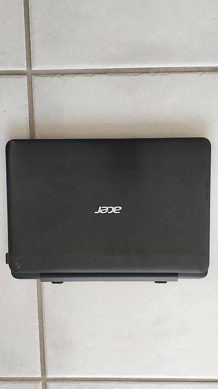 Acer Notebook: Windows Laptop Surface 10.1" mit Windows 10 – Usato da Villigen venduto da Top-Artikel 2