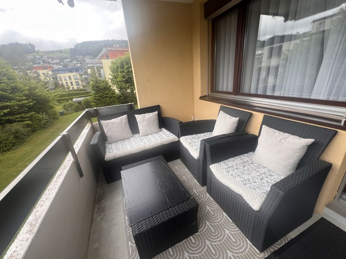 Set di tavolo e panche: Balkon-Lounge-Set, schwarz. – Usato da Abtwil SG venduto da AdemiM 2