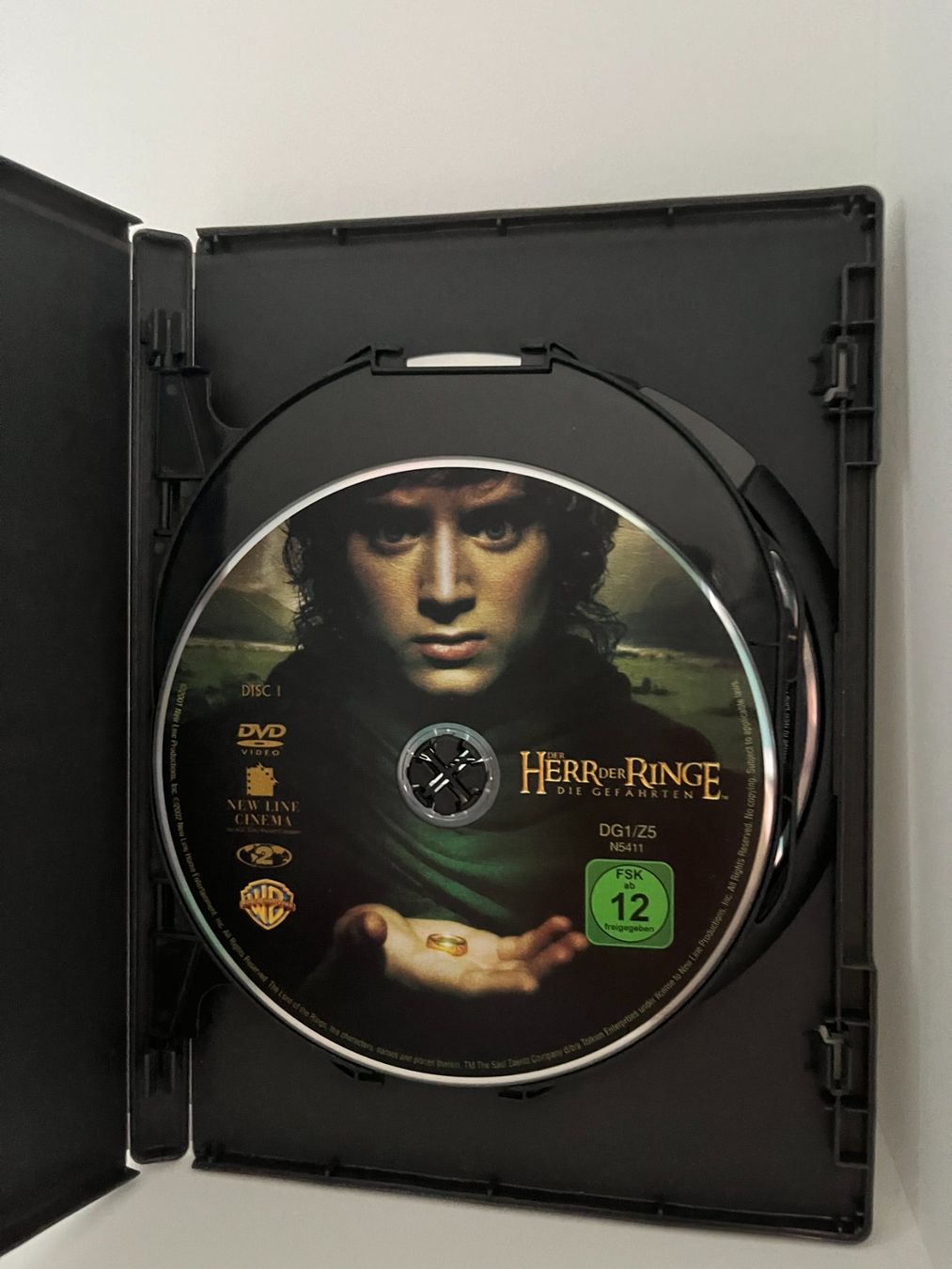Tutti i DVDs: DVD's "Der Hobbit, Smaugs Einöde" "Trilogie Herr der Ringe" – Usato da Spiez venduto da Hekjiani 3