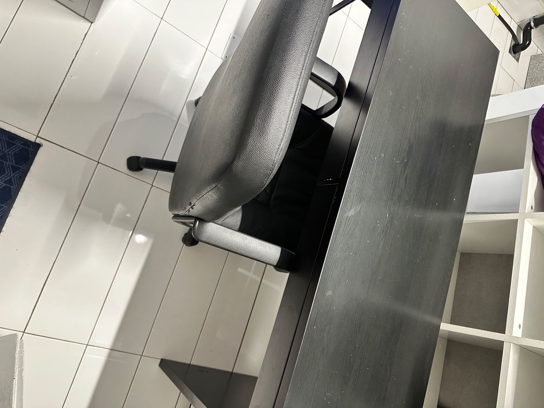 Scrivanie: Ikea Mickey Tisch mit Stuhl – Usato da niederhasli venduto da rami016