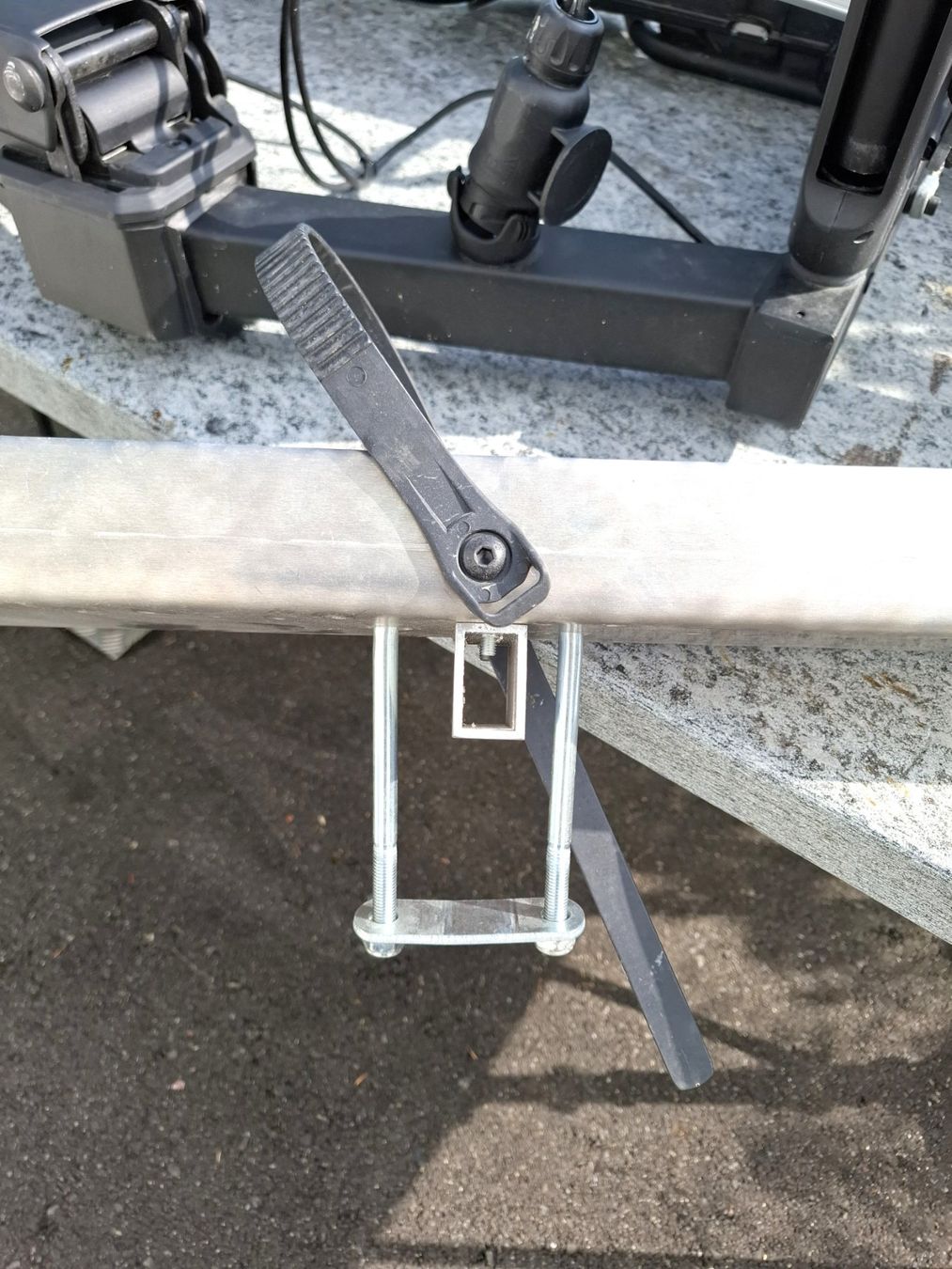 Travi: Sur-Ron, Pit Bike, oder Fatbike Träger zu Thule XT2 – Usato da Bennau venduto da Hhampi 2