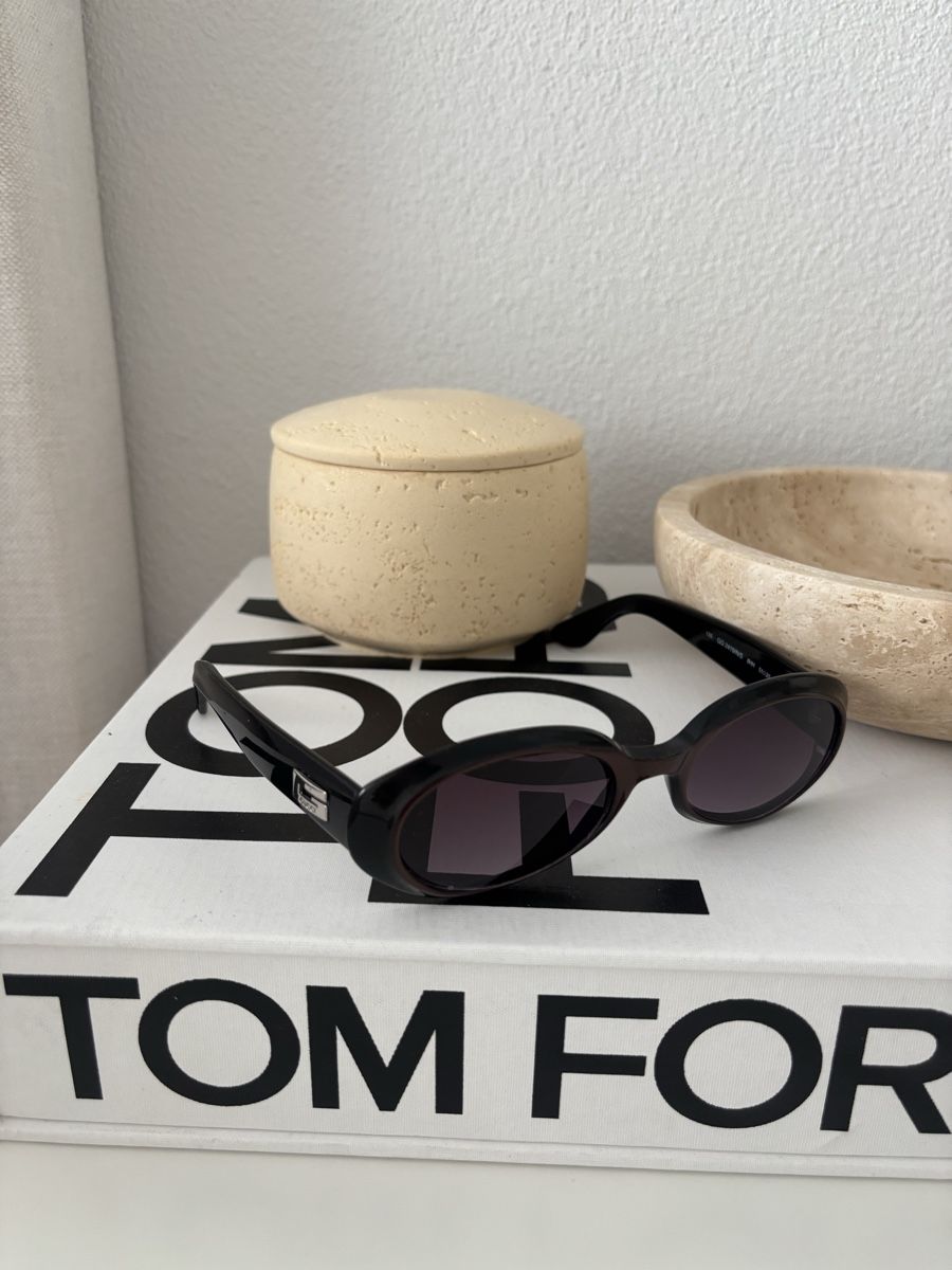 Gucci Brillen & Gläser: GUCCI Oval Vintage Sunglasses  – Gebraucht aus Horgen von lme_8kj7
